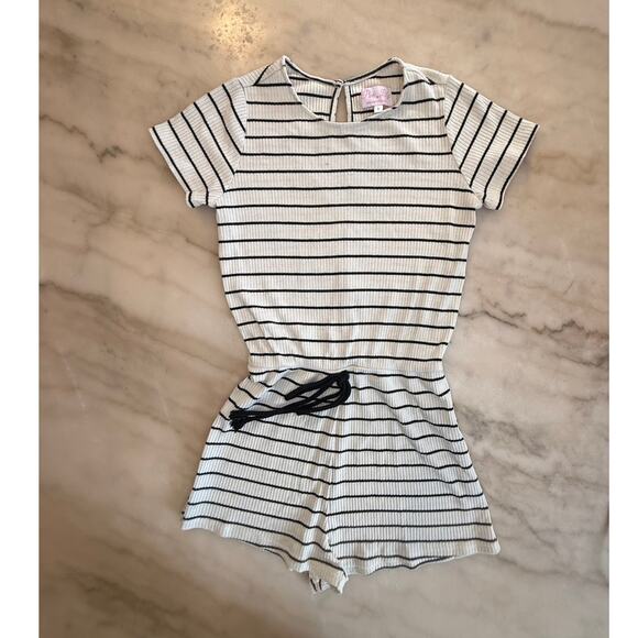 Pink Lily Women's black and cream romper size Small fits like XS - Picture 1 of 12